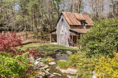 /international/us/1411-flat-mountain-road-highlands-nc-110120527885/