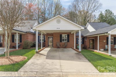 /international/us/3846-azalea-trail-denver-nc-110106568294/