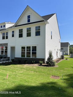 /international/us/1404-cooper-street-sanford-nc-110106732873/