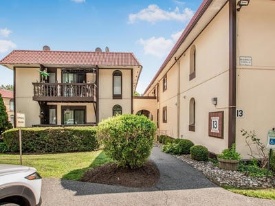/international/us/13-granada-crescent-white-plains-ny-110101246157/