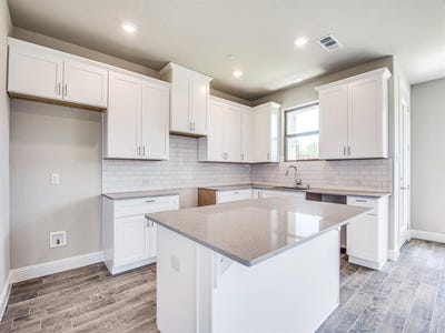 /international/us/641-hutchinson-lane-lewisville-tx-110100428070/