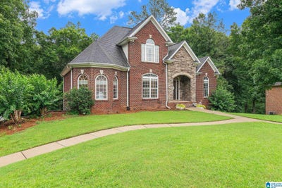 /international/us/7805-rock-creek-circle-bessemer-al-110100257476/