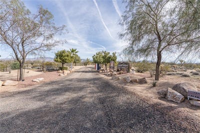 /international/us/14158-s-calabasas-road-yucca-az-110106103347/