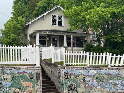 /international/us/257-main-street-johnsburg-ny-110100053659/