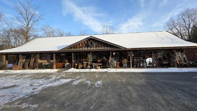 /international/us/6582-route-191-cresco-pa-110105352893/