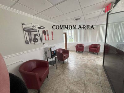 /international/us/151-w-merrick-rd-freeport-ny-110103099765/