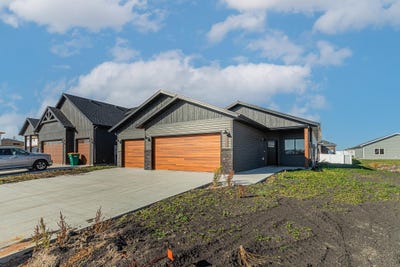 /international/us/5846-james-drive-w-west-fargo-nd-110109110844/