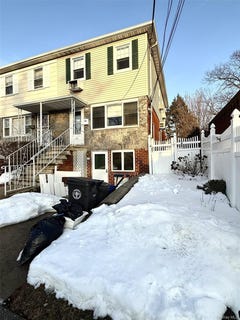 /international/us/733-126th-street-college-point-ny-110105794529/