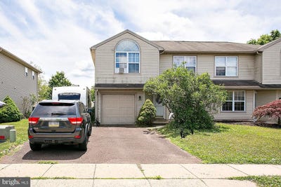 /international/us/1107-school-house-lane-quakertown-pa-110108966129/