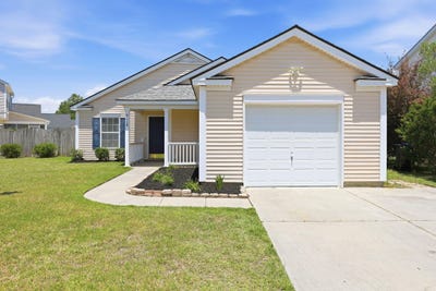 /international/us/113-obannon-court-summerville-sc-110108377749/