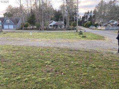 /international/us/1204-37th-pl-seaview-wa-110100214667/