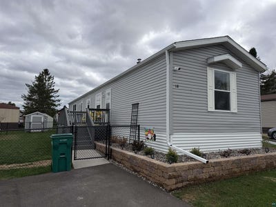 /international/us/18-kalmia-dr-duluth-mn-110108179218/