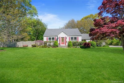 /international/us/403-hillside-avenue-west-sayville-ny-110108060971/