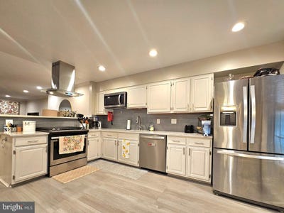 /international/us/7823-painted-daisy-drive-springfield-va-110108178843/