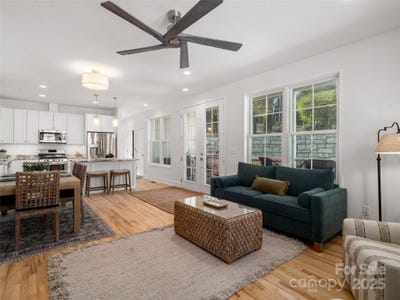 /international/us/43-skyvue-court-saluda-nc-110095707512/