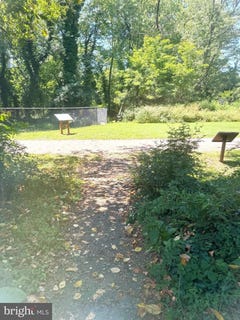 /international/us/165-fairfield-drive-warrenton-va-110101214708/