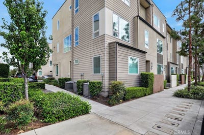 /international/us/10670-paramount-boulevard-downey-ca-110110342929/