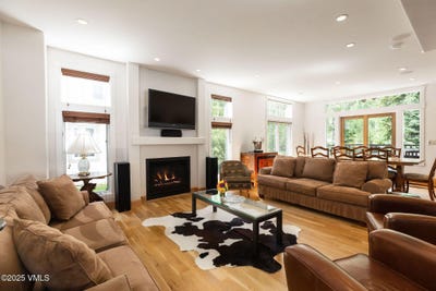 /international/us/4240-spruce-way-vail-co-110100468806/