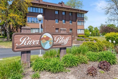 /international/us/n84w15750-ridge-rd-menomonee-falls-wi-110108125871/