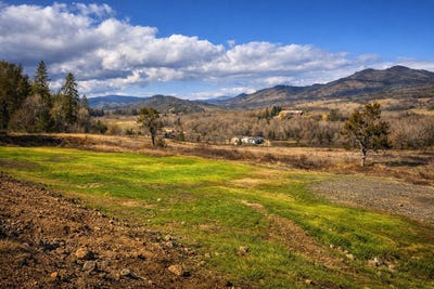 /international/us/126-butte-falls-highway-eagle-point-or-110107514754/