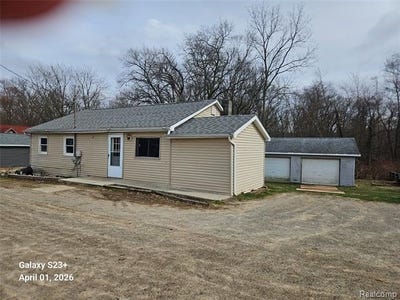 /international/us/11035-charles-drive-argentine-twp-mi-110106955148/