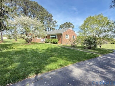 /international/us/2612-broad-street-road-gum-spring-va-110107281657/