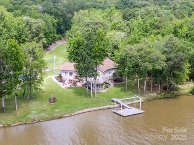 /international/us/887-living-waters-drive-great-falls-sc-110100356852/