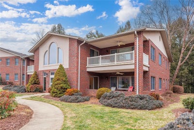 /international/us/1465-s-lakeshore-drive-lake-junaluska-nc-110105047684/