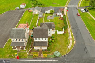 /international/us/852-fritztown-road-reading-pa-110100832484/