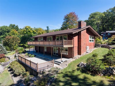 /international/us/64-clinton-road-tuxedo-park-ny-110110357341/