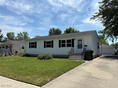/international/us/921-rosewood-drive-elyria-oh-110101213083/