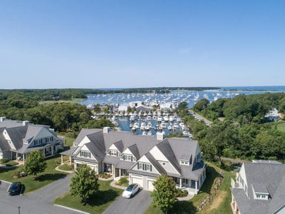 /international/us/1090-shore-road-unit-u4-pocasset-ma-110101503757/