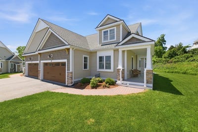 /international/us/23-fox-hill-lane-dracut-ma-110108818337/