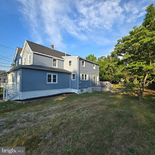 /international/us/433-e-maple-avenue-lindenwold-nj-110109159253/