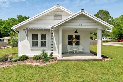 /international/us/512-e-buchanan-street-prairie-grove-ar-110108078167/