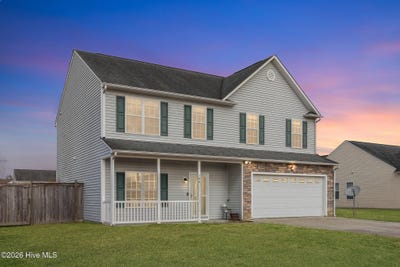 /international/us/106-dukes-lake-circle-richlands-nc-110105045001/