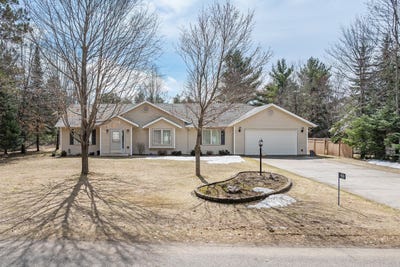 /international/us/8601-oak-park-cr-minocqua-wi-110107333796/