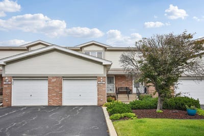 /international/us/15963-blackwater-court-tinley-park-il-110108473882/