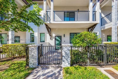 /international/us/4856-nw-83rd-pkwy-doral-fl-110108982209/