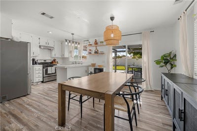 /international/us/15456-dale-evans-parkway-apple-valley-ca-110108476434/