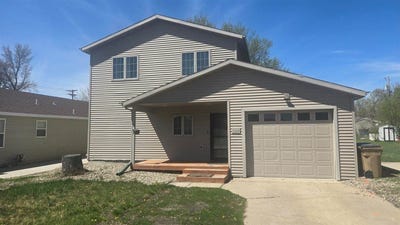 /international/us/609-11th-st-nw-minot-nd-110105962156/