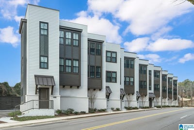 /international/us/2468-18th-street-homewood-al-110104556842/