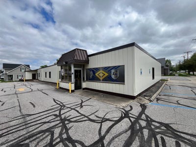 /international/us/702-dowling-st-kendallville-in-110108468160/