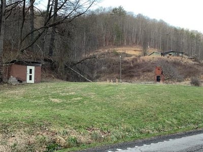 /international/us/2588-kentucky-550-hindman-ky-110097511899/