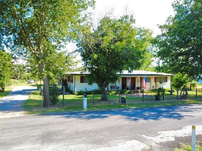 /international/us/967-halbert-drive-newark-tx-110100868985/