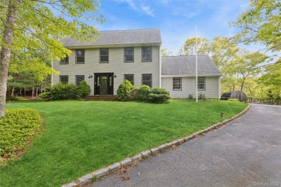 /international/us/2-red-creek-circle-hampton-bays-ny-110108012525/
