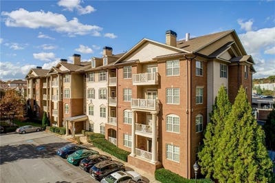/international/us/4805-w-village-way-w-smyrna-ga-110119539789/