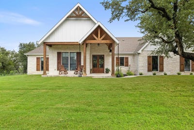 /international/us/210-levon-lane-burnet-tx-110097629094/