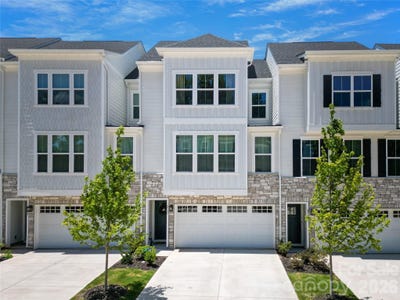 /international/us/2135-flicker-road-indian-land-sc-110108907394/