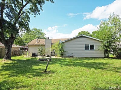 /international/us/925-crescent-drive-sikeston-mo-110101052877/